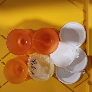 Tupperware desert set with lids